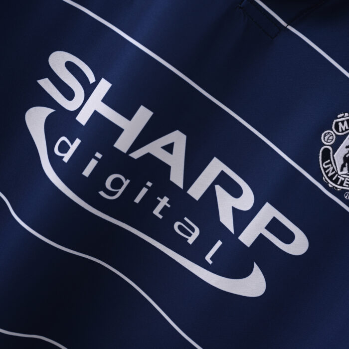 Manchester United Retro  Jersey – Away Season 99/00 - Image 5