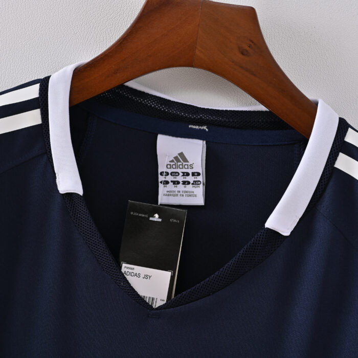 Real Madrid Retro Jersey – Away Season 04/05 - Image 3