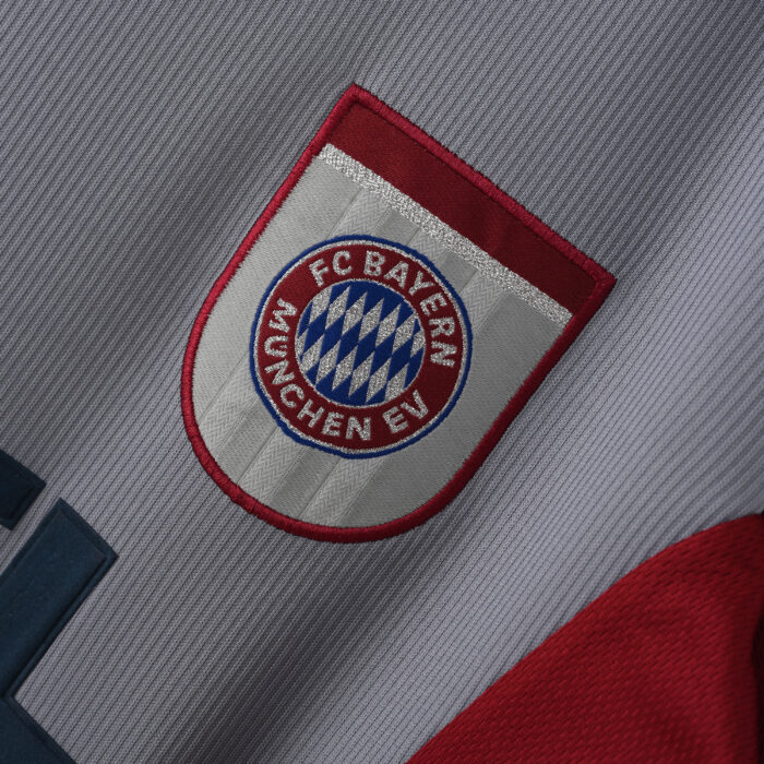 Bayern Munich Retro Jersey – Away Season 98/99 - Image 3