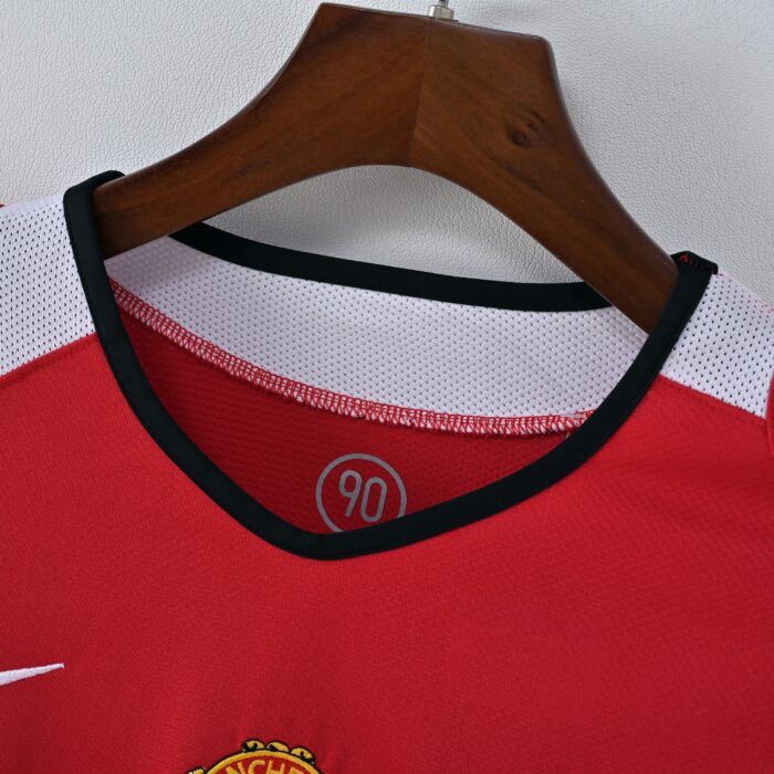 Manchester United Retro Jersey – Home Season 04/06 - Image 4