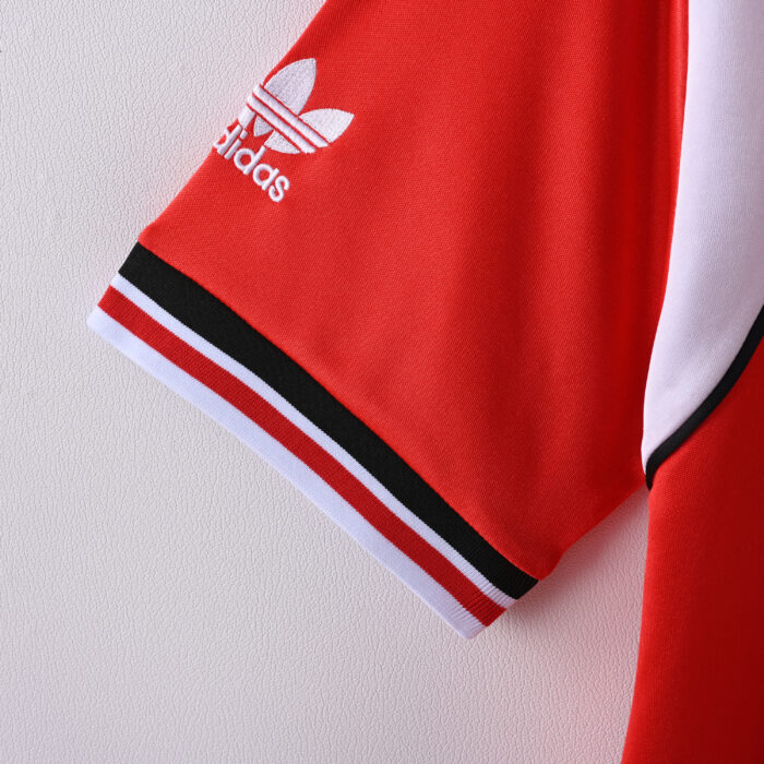 Manchester United Retro  Jersey – Home Season 1985 - Image 5