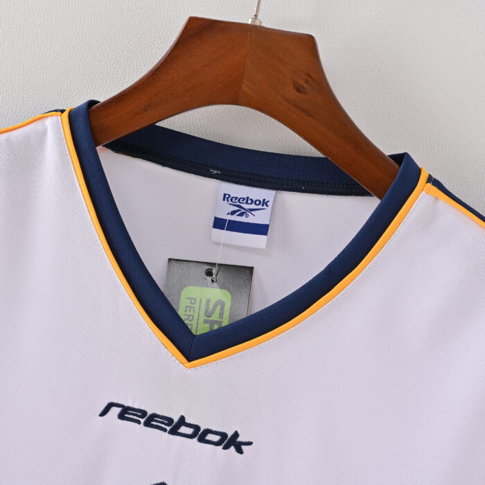 Liverpool Retro Jersey – Home Season 01/02 - Image 8