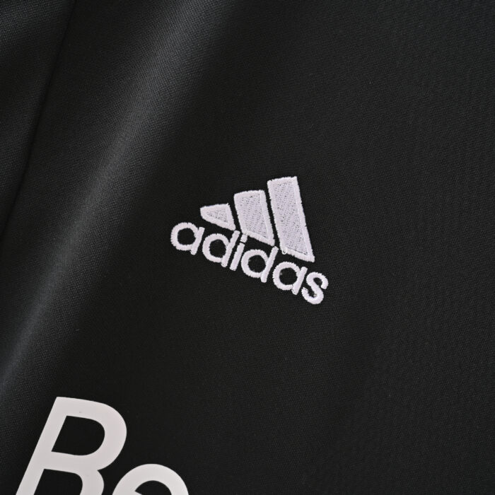 Real Madrid Retro Jersey – Away Season 01/02 - Image 7